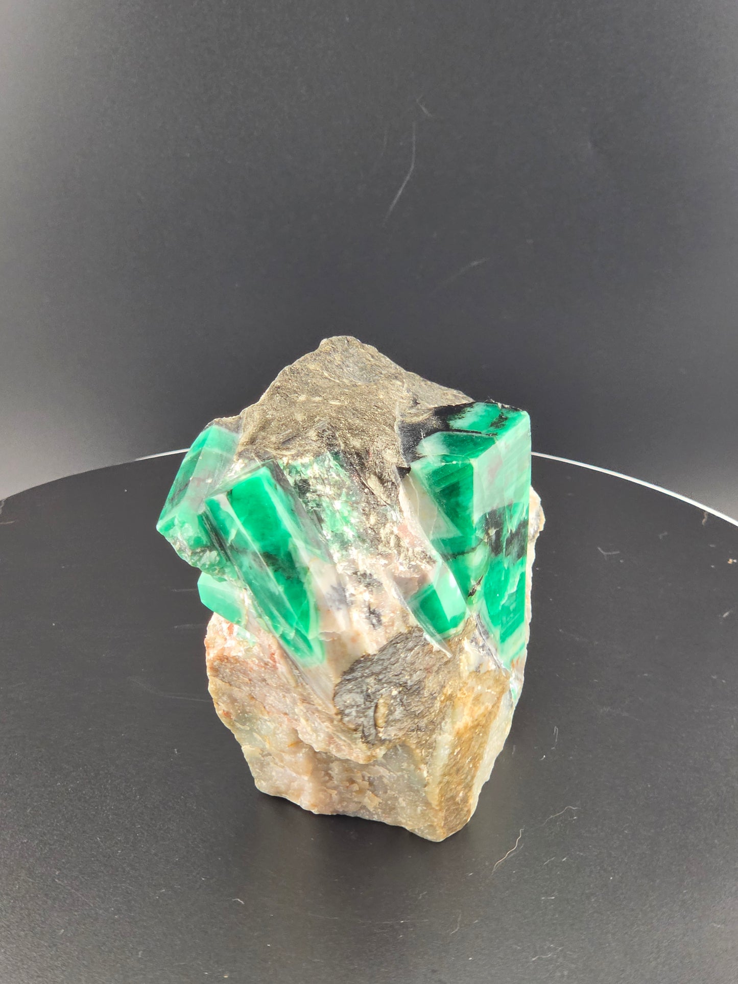 Emerald In Matrix