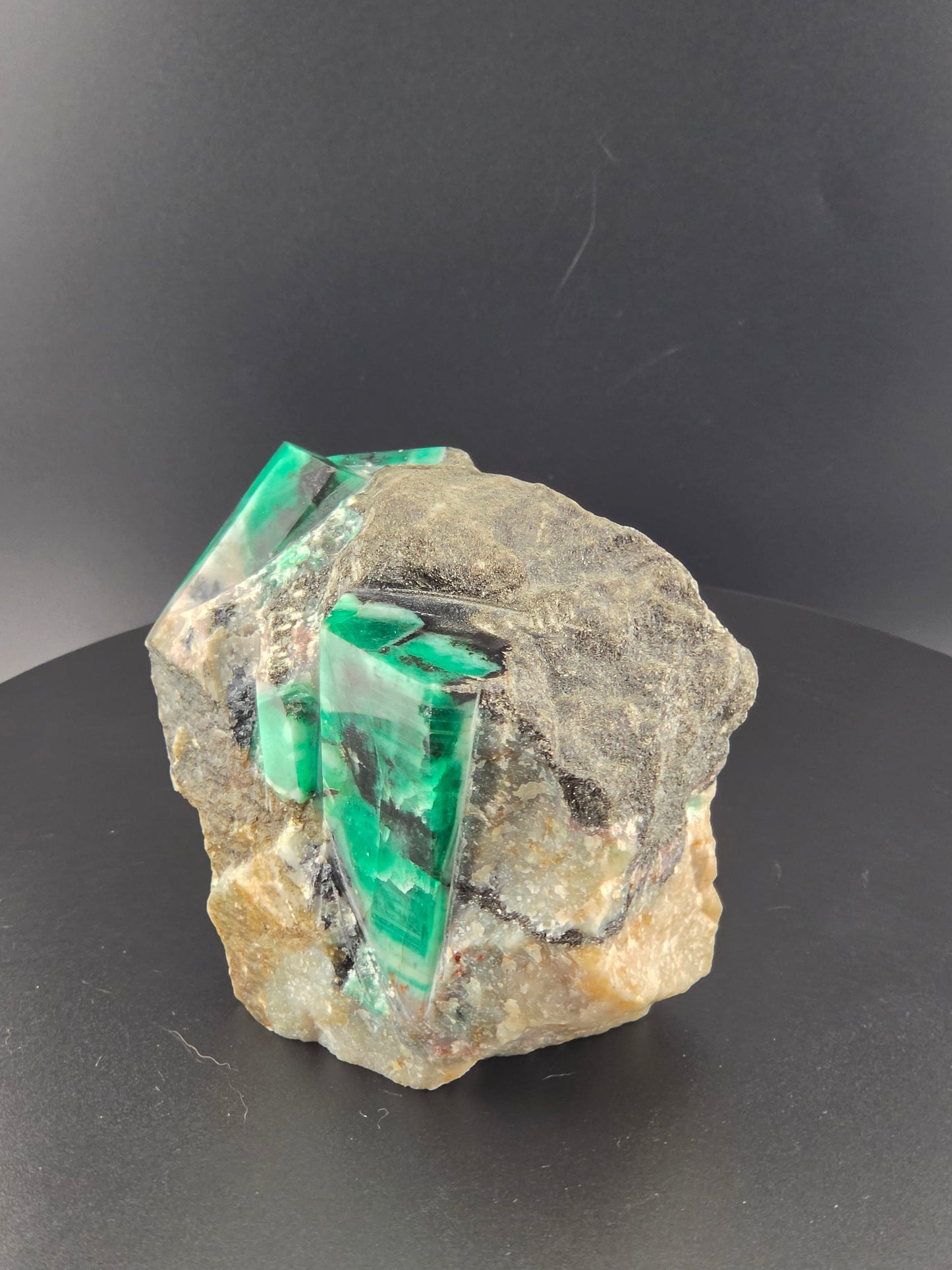 Emerald In Matrix